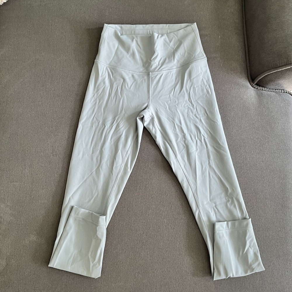 Lululemon Wunder Train High-Rise tight 28” leggings. Like new